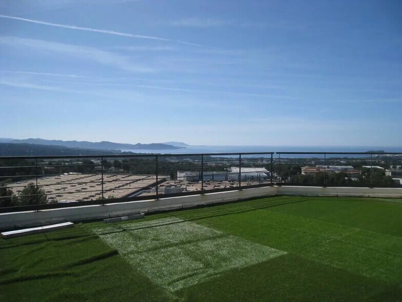 Office in La Ciotat for lease - Building Photo - Image 3 of 7