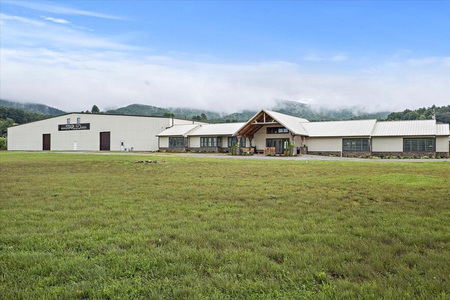 241 Industrial Park Rd, Mountain City, TN for sale - Primary Photo - Image 1 of 119