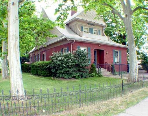134 N Front St, Saint Marys, OH à vendre - Photo du bâtiment - Image 2 de 7