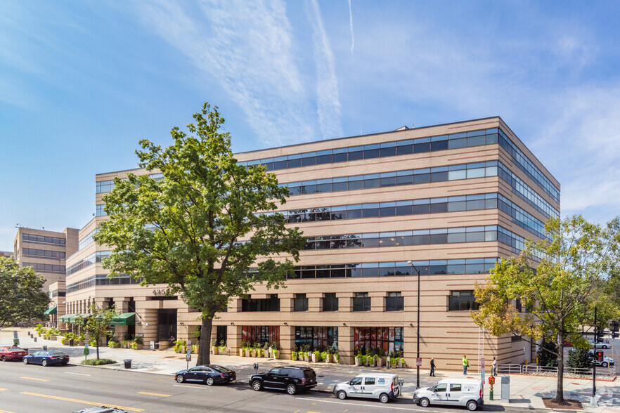 4250 Connecticut Ave NW, Washington, DC for lease - Building Photo - Image 1 of 6