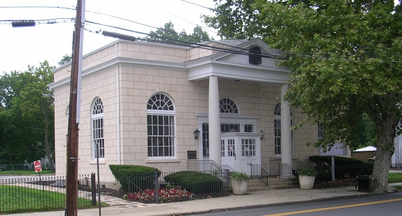 1149 Cooper St, Beverly, NJ for sale - Primary Photo - Image 1 of 3