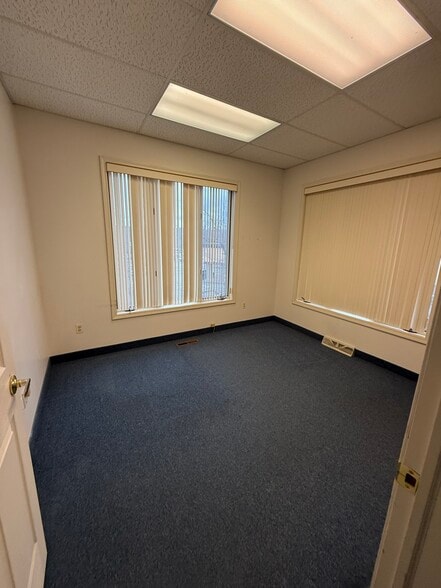 1 Oxford Xing, New Hartford, NY for lease - Building Photo - Image 3 of 20