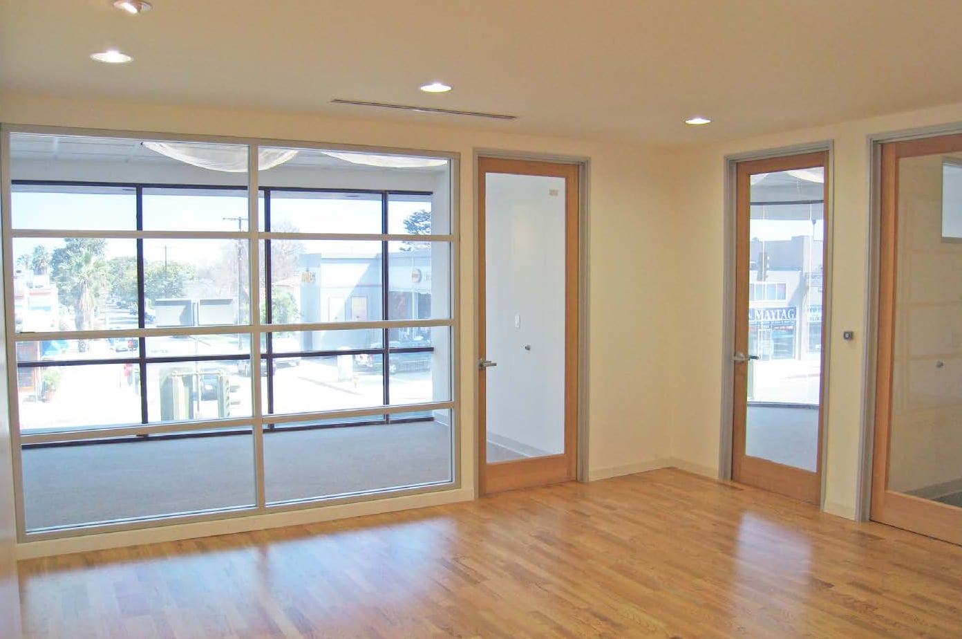 10951 W Pico Blvd, Los Angeles, CA à louer Photo intérieure- Image 1 de 4