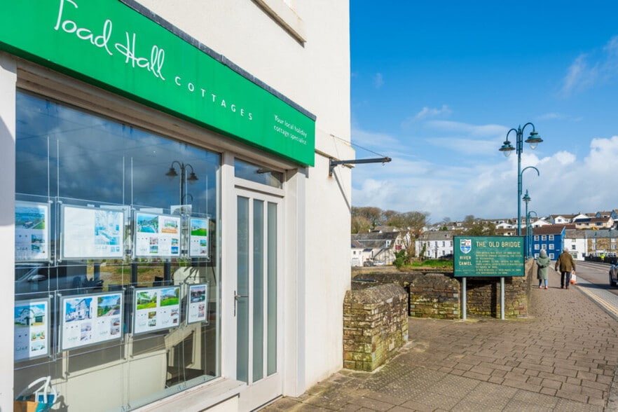 Harbour Rd, Wadebridge à vendre - Photo du bâtiment - Image 2 de 8