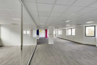 Office in Boulogne-Billancourt for lease Building Photo- Image 2 of 3
