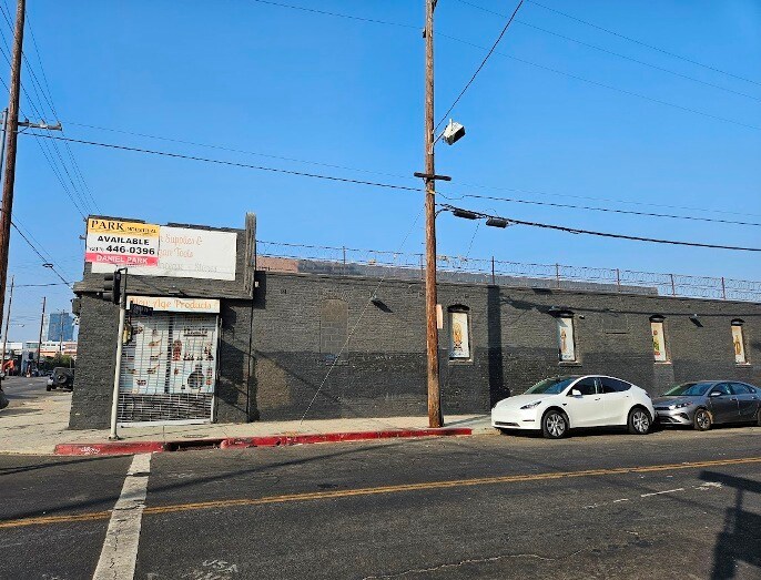 1126 S Santa Fe Ave, Los Angeles, CA à louer - Photo du bâtiment - Image 3 de 10