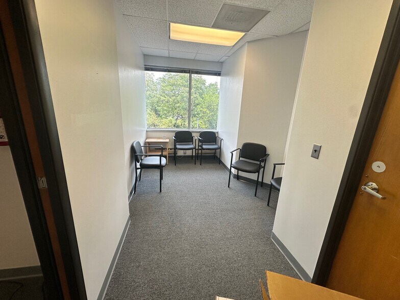 2 Lincoln Hwy, Edison, NJ à vendre - Photo du bâtiment - Image 3 de 44