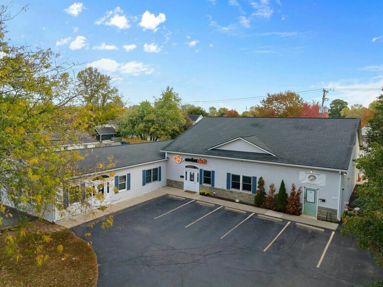 1108 S 8th St, Noblesville, IN à louer - Photo du bâtiment - Image 2 de 26