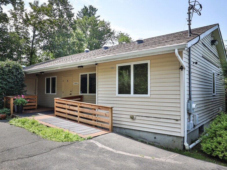 4 Lincoln Rd, South Fallsburg, NY à vendre - Photo du bâtiment - Image 2 de 11