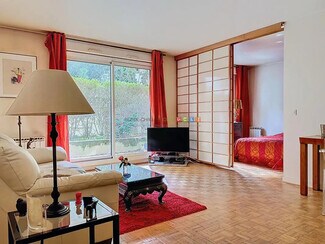 Plus de détails pour Multi-résidentiel à vendre