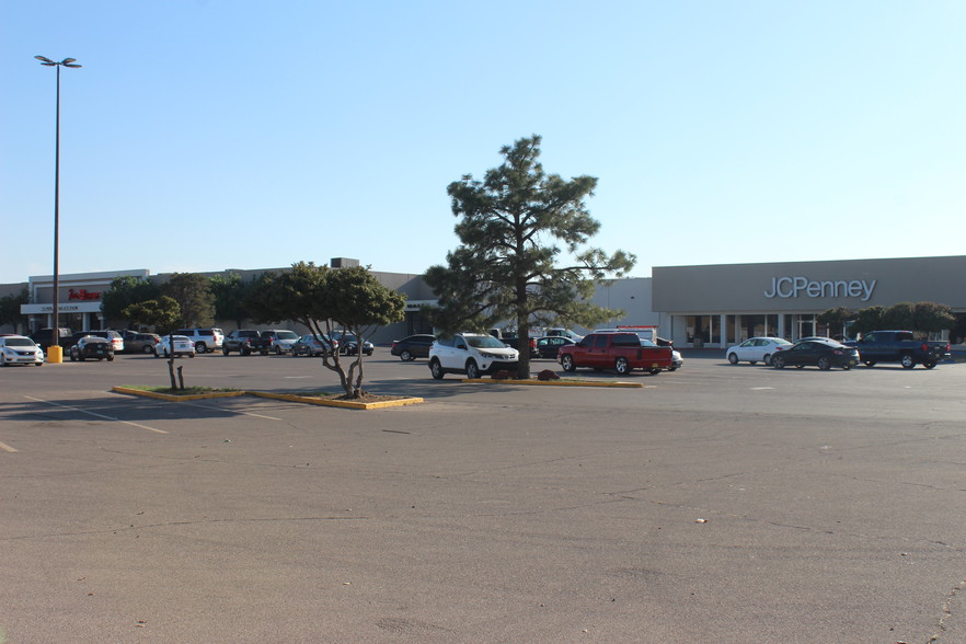 1317-1401 N Turner St, Hobbs, NM for lease - Building Photo - Image 2 of 10