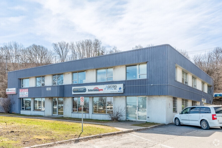1961-1963 Rue Frank-Carrel, Québec, QC for lease - Primary Photo - Image 1 of 4