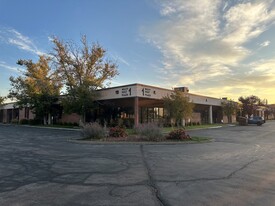 Wiley Post Plaza Flex Office Warehouse - Entrepôt