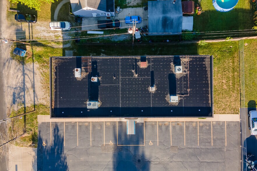 1811 N Reynolds Rd, Toledo, OH à louer - Photo du bâtiment - Image 2 de 3