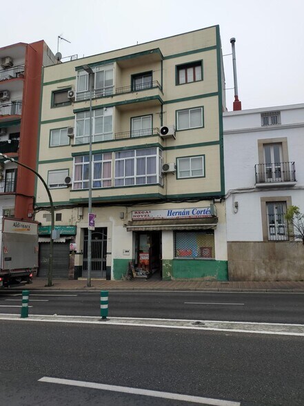 Retail in Cáceres, Cáceres for sale - Building Photo - Image 1 of 3