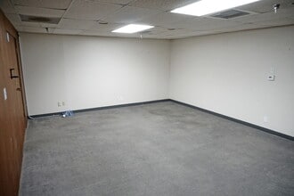 639 S Glenwood Pl, Burbank, CA for lease Interior Photo- Image 2 of 8
