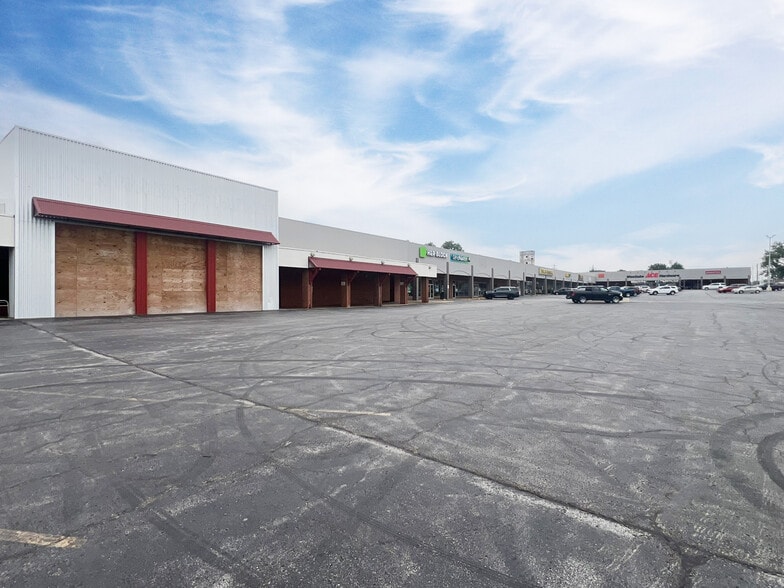 500 W Jackson St, Mexico, MO for sale - Building Photo - Image 3 of 9
