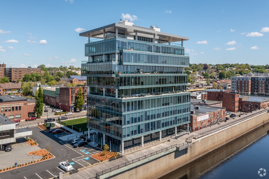 192 Merrimack St, Haverhill, MA for sale - Primary Photo - Image 1 of 18