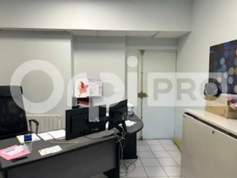 Office in Villefranche-sur-Saône for lease - Interior Photo - Image 3 of 6