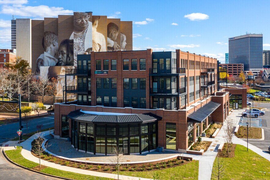 455 Buncombe St, Greenville, SC à louer - Photo du bâtiment - Image 3 de 6