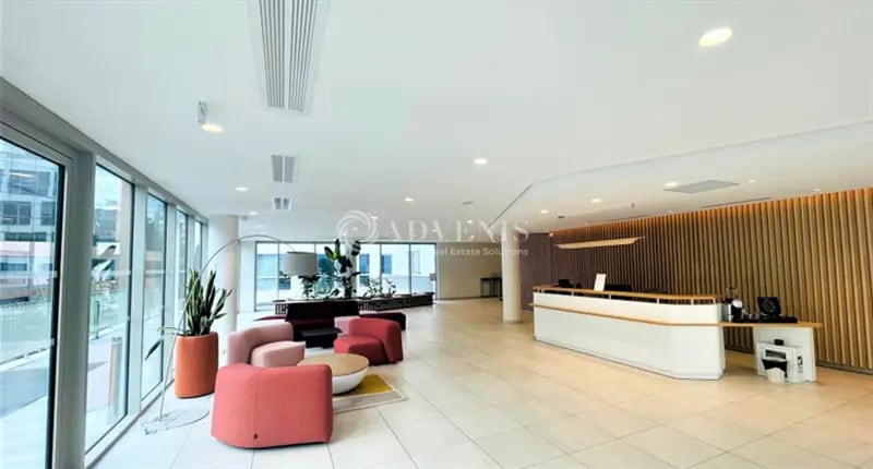 Bureau dans Fontenay-sous-Bois à louer - Hall d’entrée - Image 2 de 7