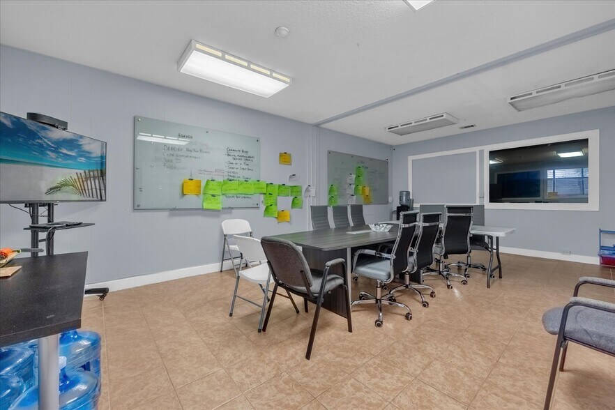 126 E Colonial Dr, Orlando, FL à louer - Photo du bâtiment - Image 2 de 24