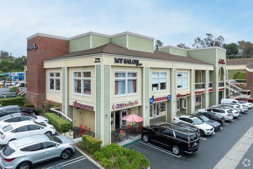 23162-23166 Los Alisos Blvd, Mission Viejo, CA for lease - Primary Photo - Image 1 of 2