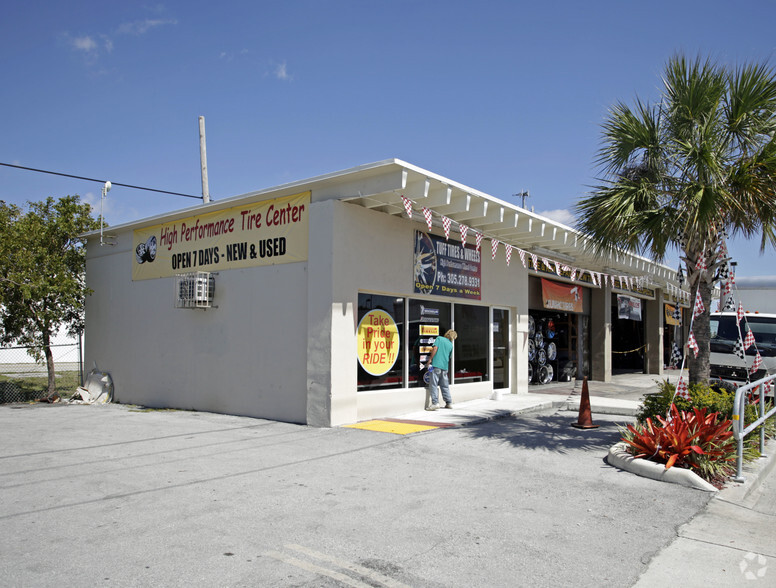 20742 S Dixie Hwy, Miami, FL for sale - Primary Photo - Image 1 of 1