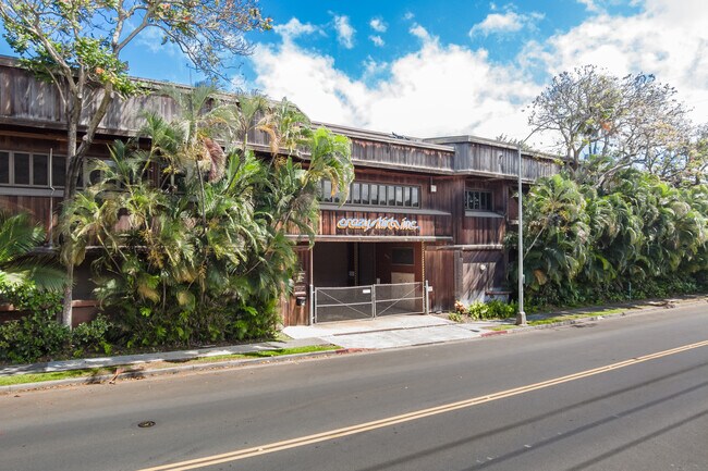 More details for 99-969 Iwaena St, Aiea, HI - Retail for Sale