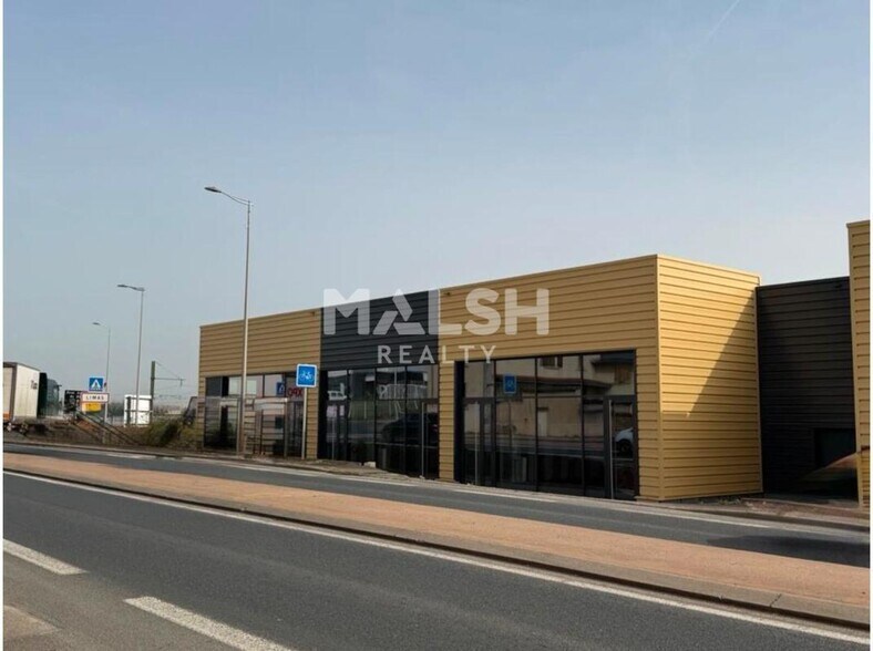 Retail in Limas for lease - Building Photo - Image 2 of 14