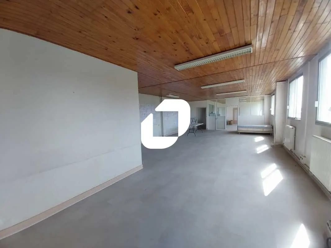 Office in BOISSY-L'AILLERIE for lease Interior Photo- Image 1 of 10