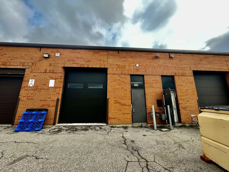 1170 Sheppard Av W, Toronto, ON à vendre - Photo du bâtiment - Image 1 de 8