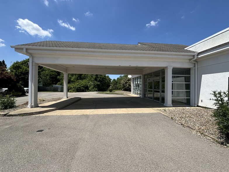 1 Greenville Orthopedic Ctr, Greenville, PA à vendre - Photo du bâtiment - Image 2 de 8