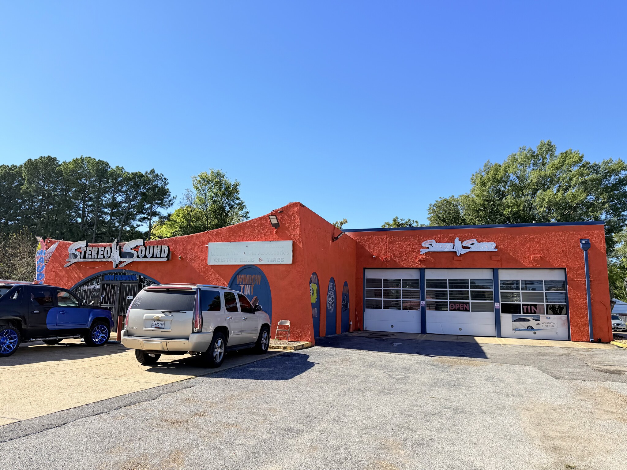 4561 Elvis Presley Blvd, Memphis, TN for sale Building Photo- Image 1 of 12