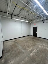475 NW Old Highway 8, Saint Paul, MN for lease Interior Photo- Image 1 of 3