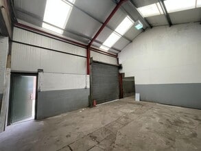 Whitebridge Ln, Stone for lease Building Photo- Image 1 of 10