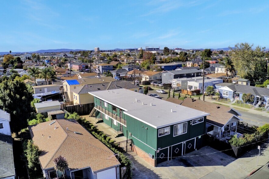 8811 A St, Oakland, CA à vendre - Photo du bâtiment - Image 2 de 29