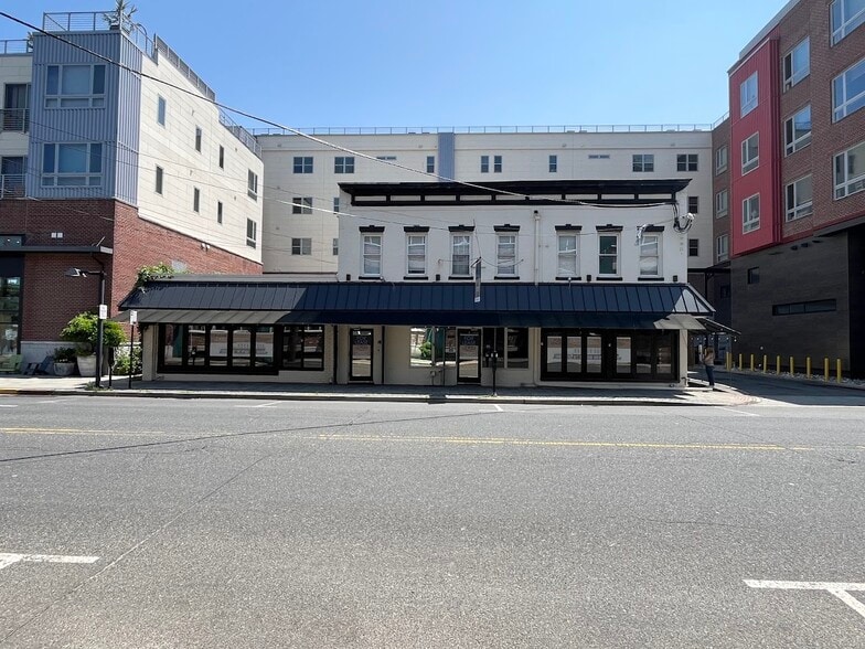 11 Bridge Ave, Red Bank, NJ for lease - Building Photo - Image 1 of 1
