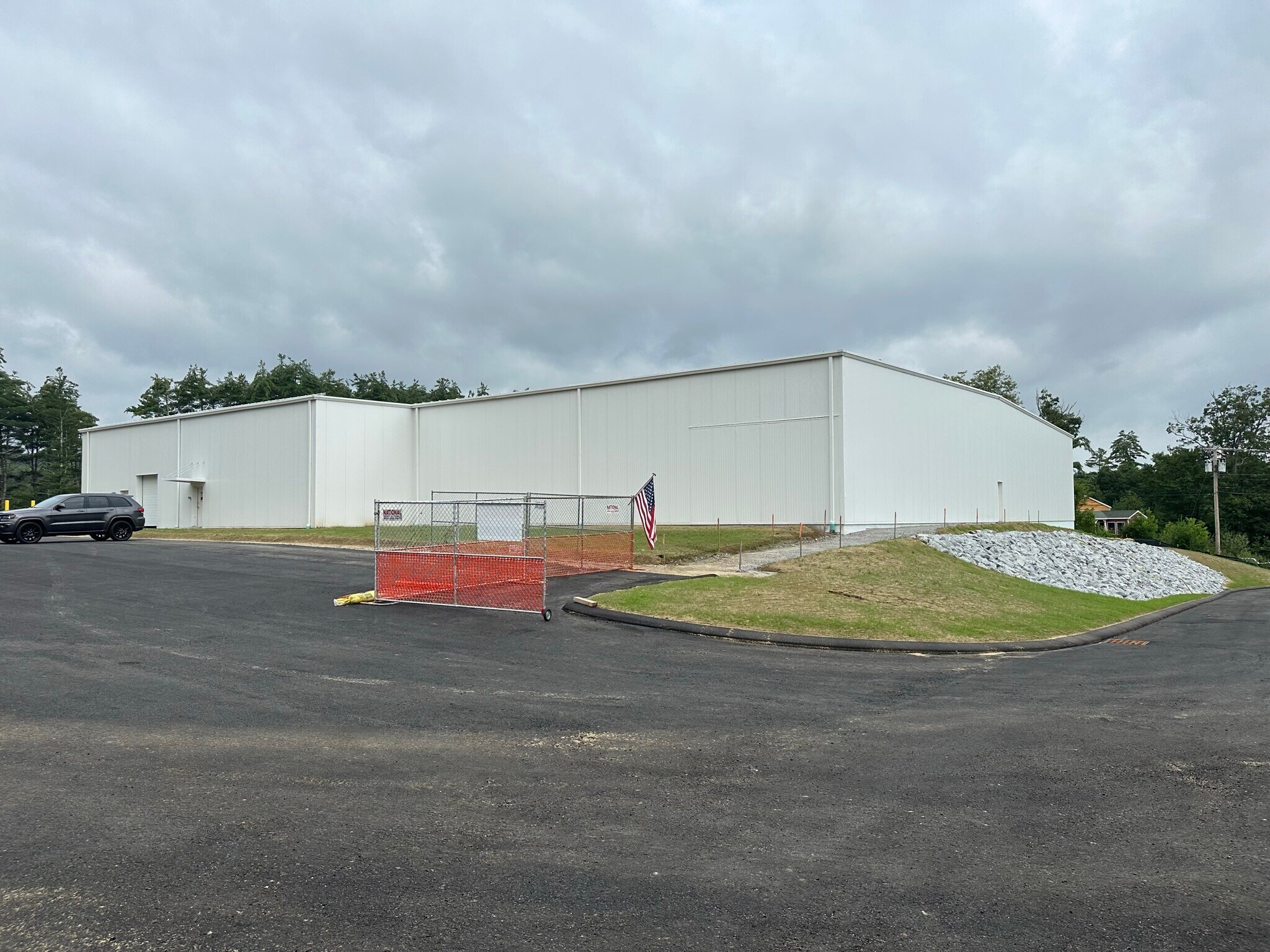 52 R W Moore Dr, Orange, MA for sale Primary Photo- Image 1 of 8