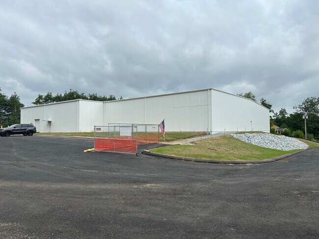 Plus de détails pour 52 R W Moore Dr, Orange, MA - Industriel à vendre