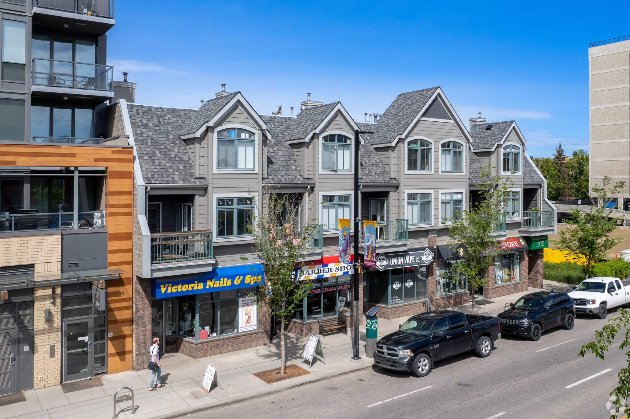 305 10th St NW, Calgary, AB for lease Primary Photo- Image 1 of 8