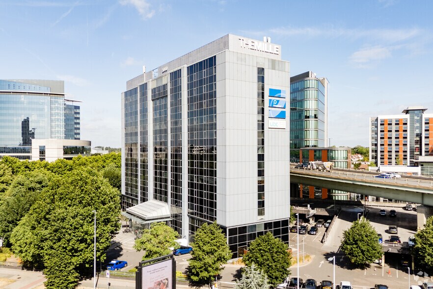1000 Great West Rd, Brentford à louer - Photo du bâtiment - Image 1 de 14