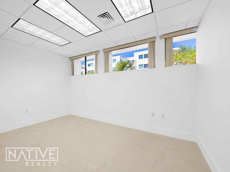 707 NE 3rd Ave, Fort Lauderdale, FL for lease - Interior Photo - Image 3 of 57