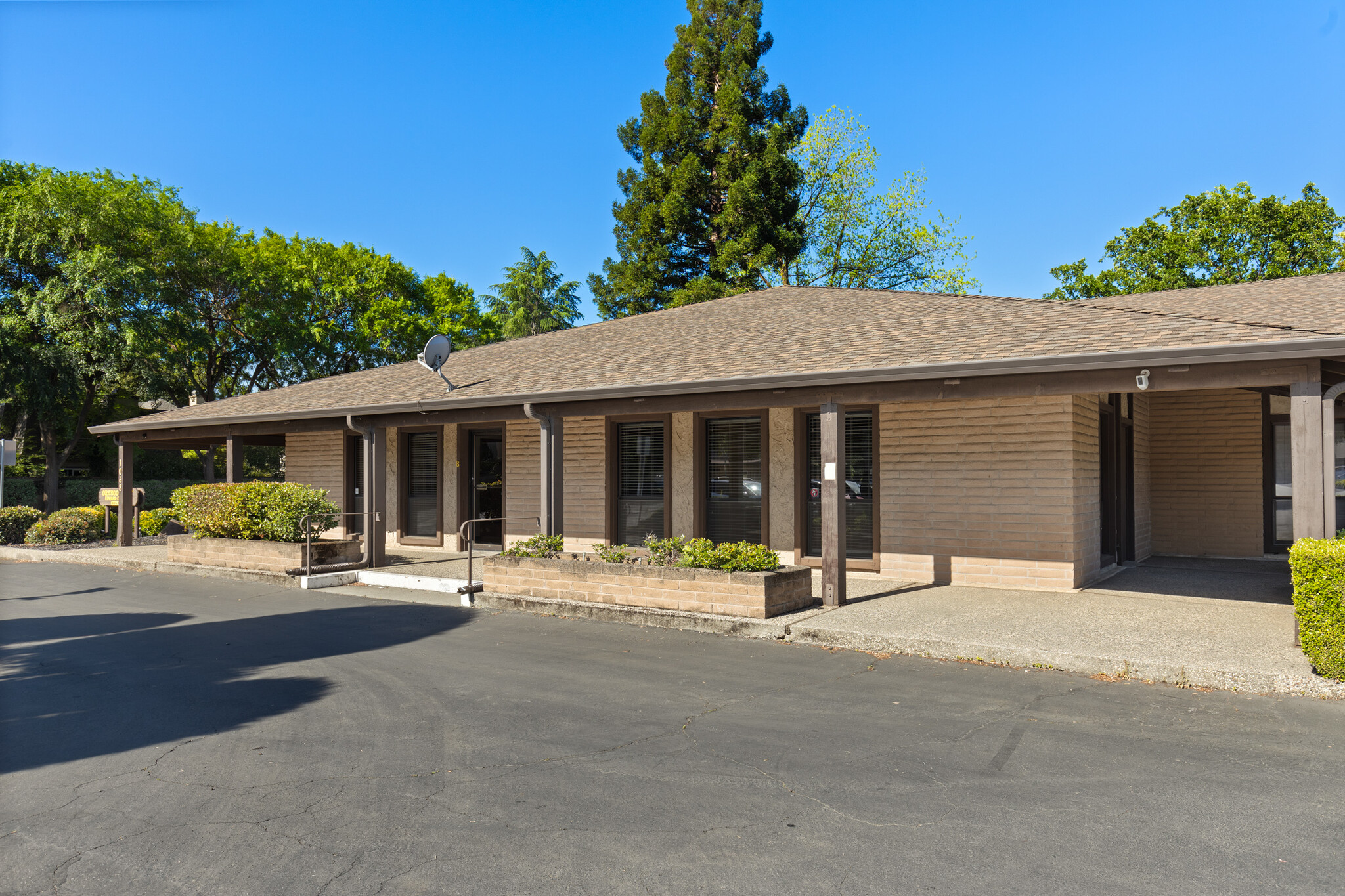 1068 East Ave, Chico, CA for sale Building Photo- Image 1 of 1