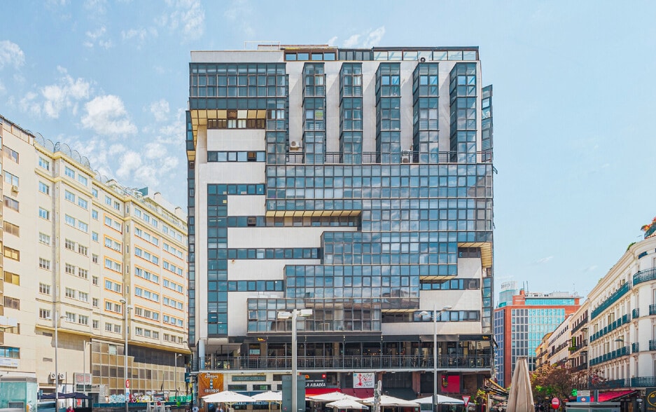 Calle de Jacometrezo, 15, Madrid, Madrid for lease - Building Photo - Image 2 of 3
