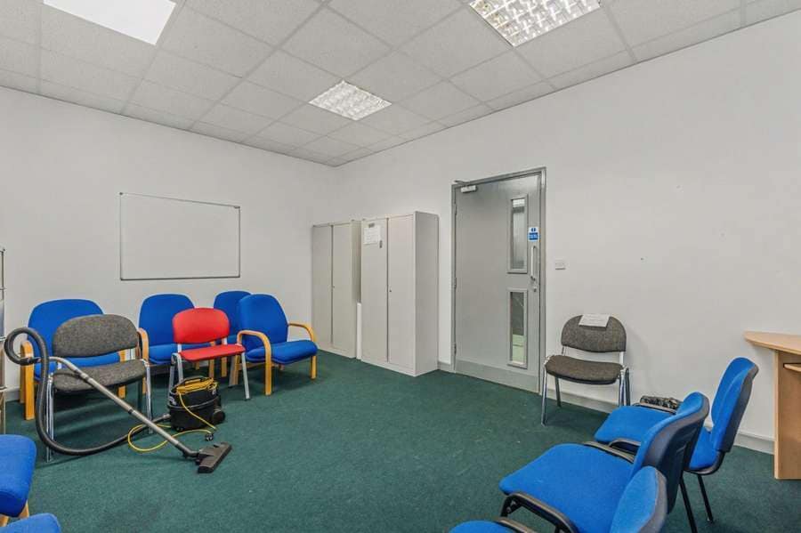 30 Taylor Ln, Manchester for sale Building Photo- Image 1 of 6