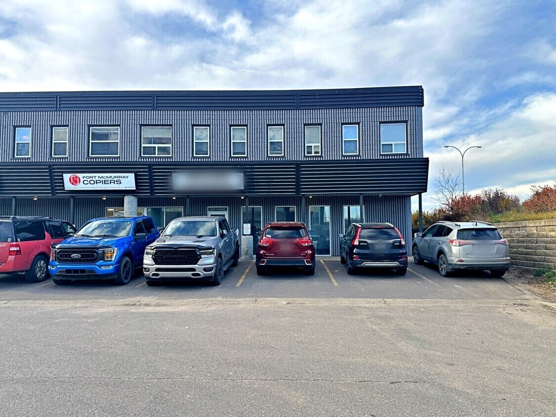 10216-10218 Centennial Dr, Fort McMurray, AB for lease Interior Photo- Image 1 of 16