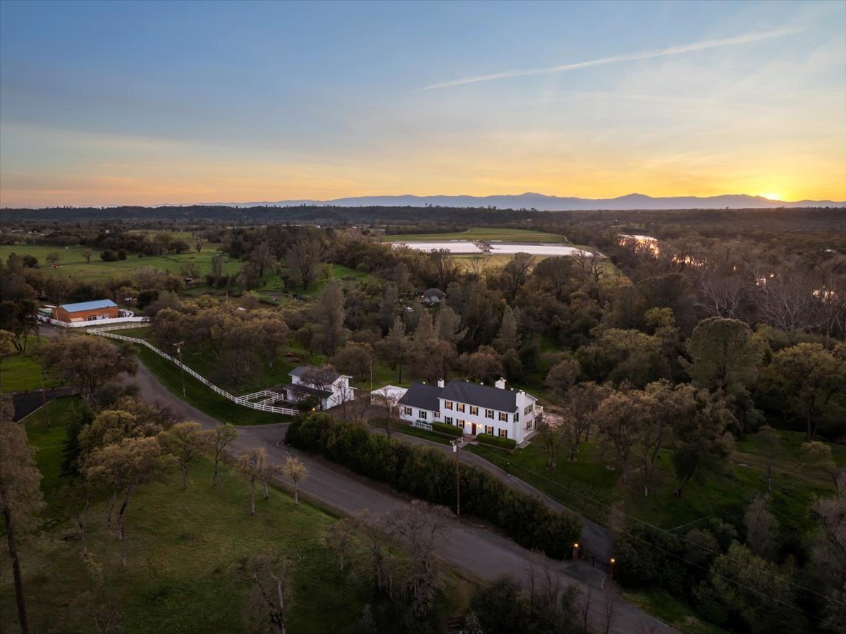 16385 River Heights Dr, Red Bluff, CA à vendre Photo principale- Image 1 de 48