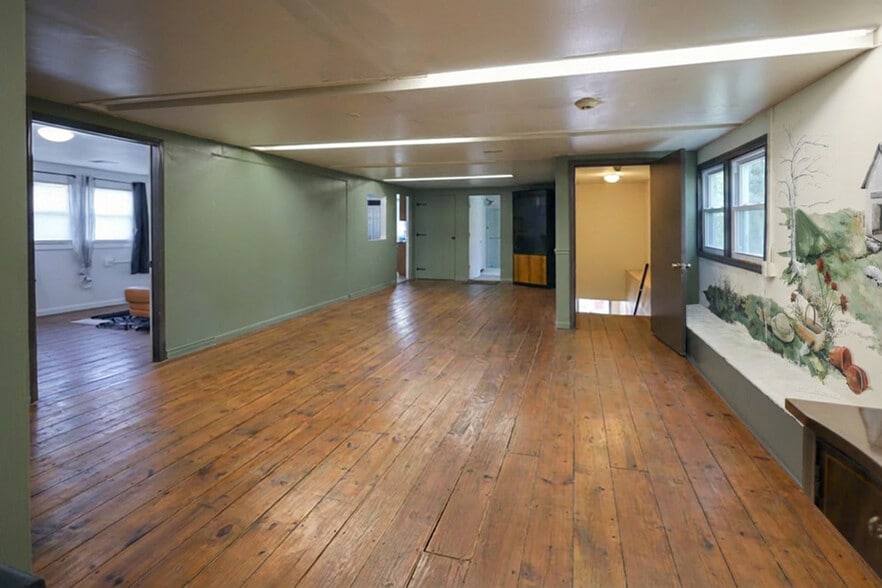 13 Danbury Rd, Wilton, CT for lease - Building Photo - Image 2 of 12