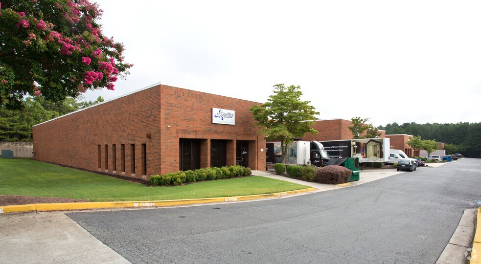 850 Pickens Industrial Dr, Marietta, GA à louer - Photo du bâtiment - Image 1 de 6